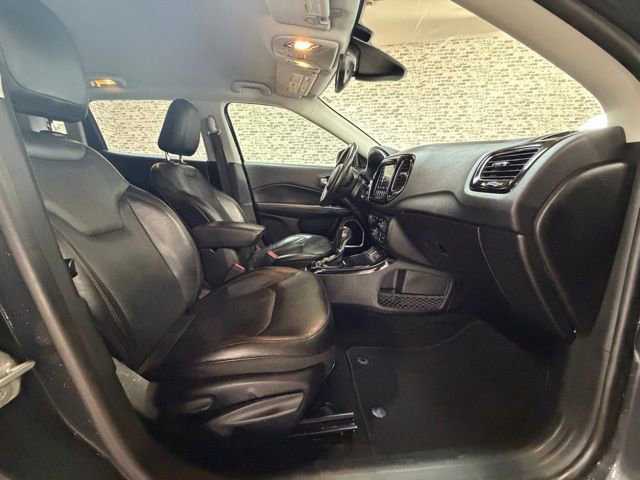 Used 2018 Jeep Compass Limited w/ Navigation Group FWD image 9