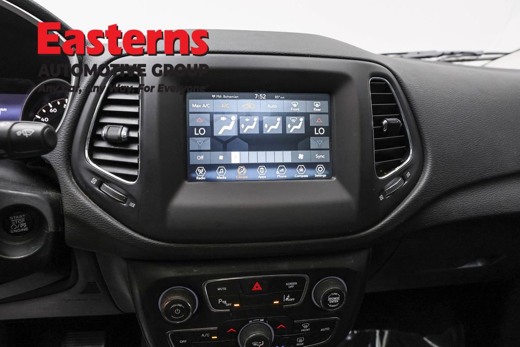 Used 2018 Jeep Compass Latitude w/ Popular Equipment Group AWD/4WD image 12