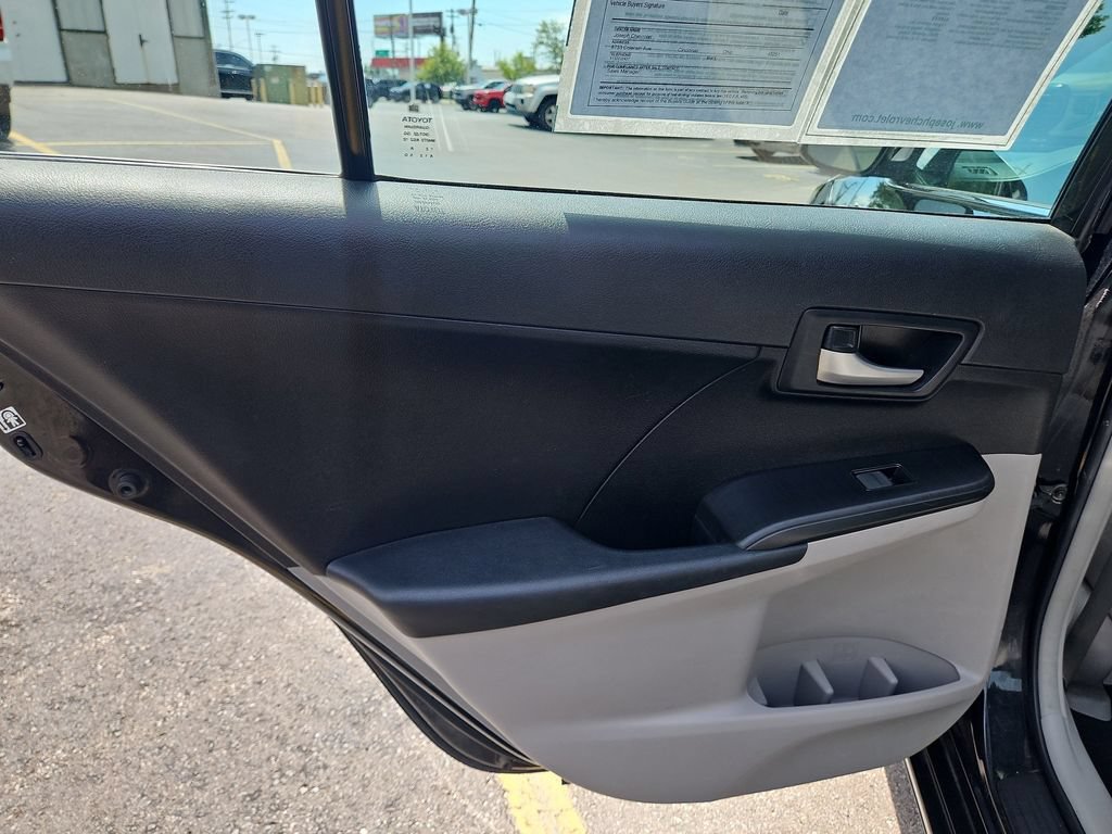 Used 2012 Toyota Camry LE FWD image 16