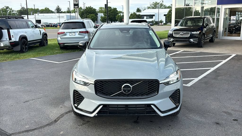 New 2026 Volvo XC60 T8 Plus w/ Protection Package Premier AWD/4WD image 5