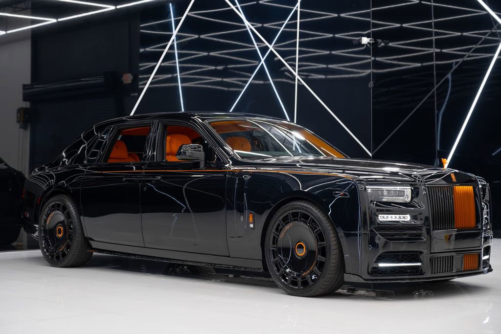 Used 2025 Rolls-Royce Phantom Sedan image 1