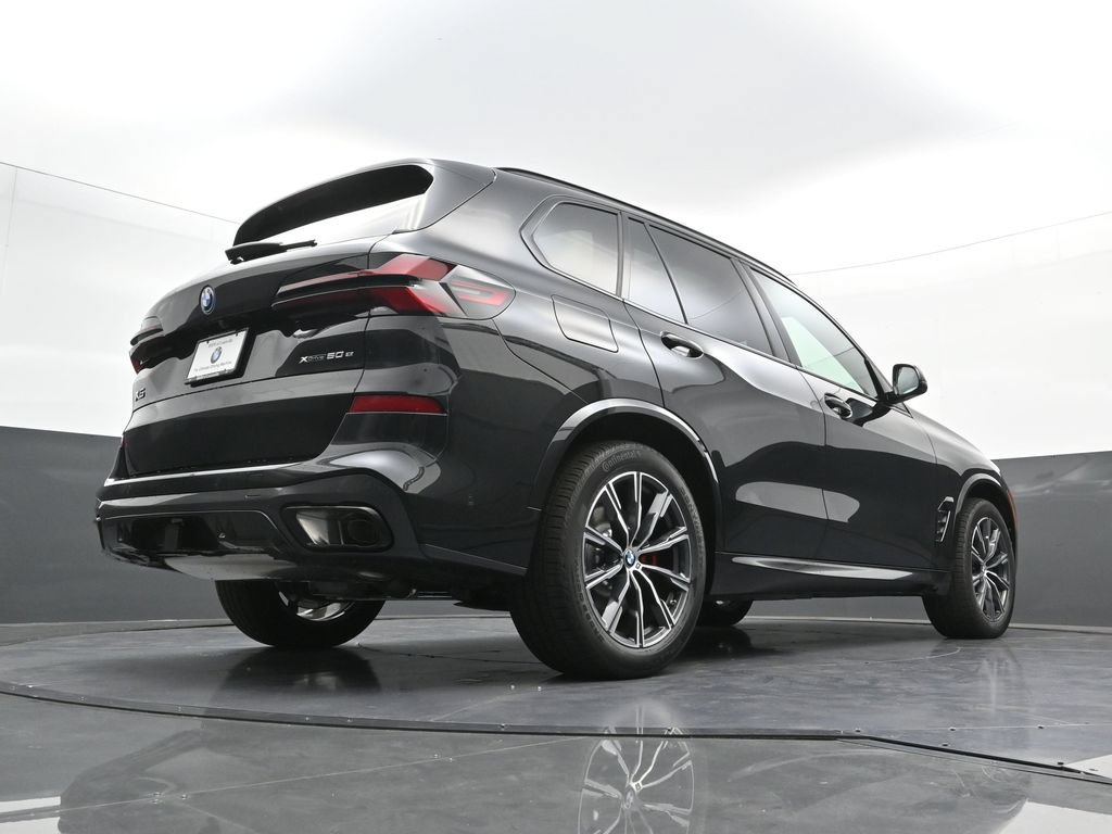 New 2026 BMW X5 xDrive50e w/ M Sport Package AWD/4WD image 28