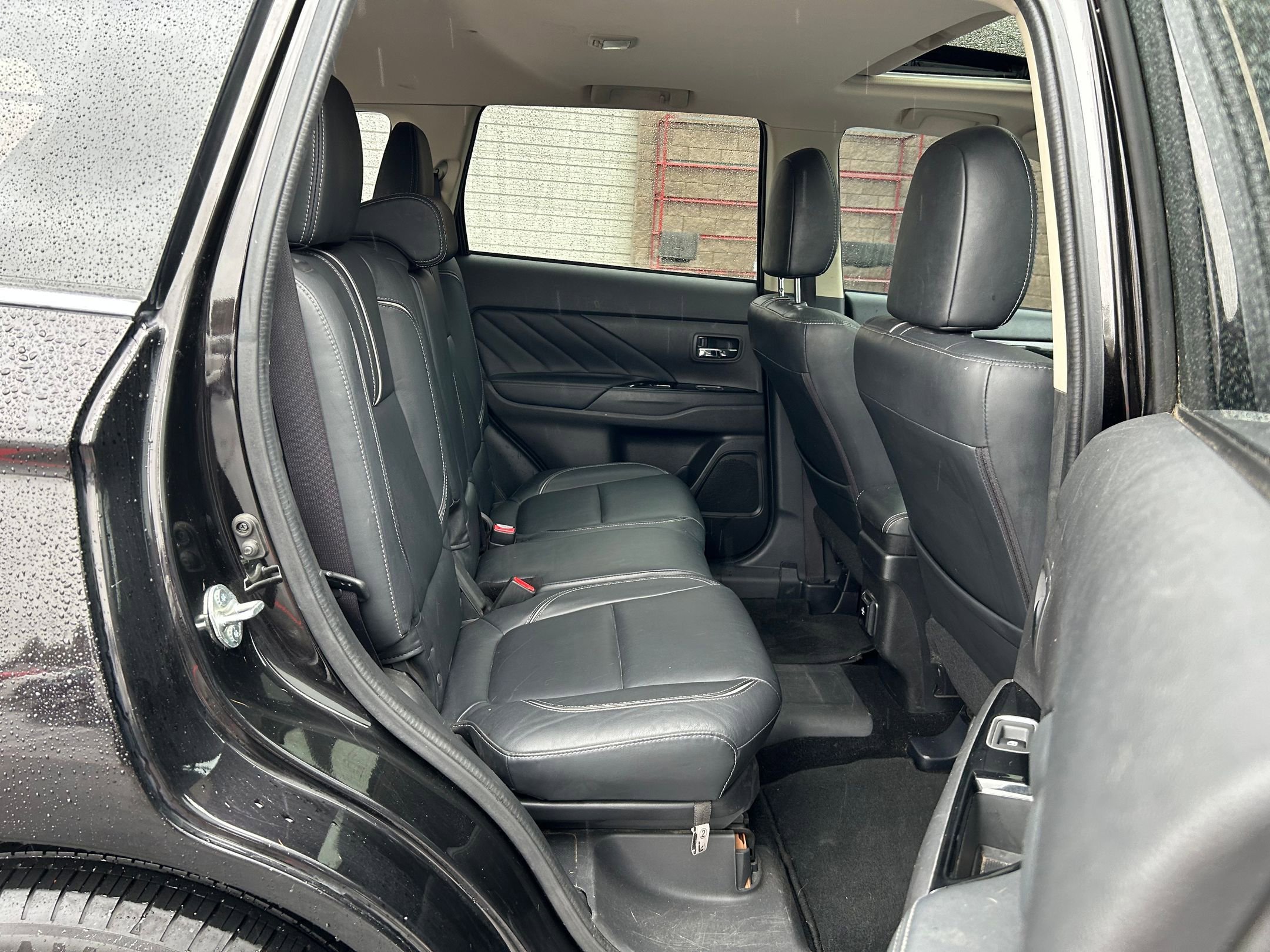 Used 2018 Mitsubishi Outlander GT AWD/4WD image 26