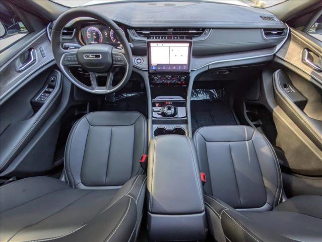 New 2025 Jeep Grand Cherokee Limited image 3