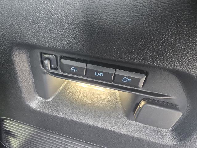 New 2026 Ford Explorer Platinum image 28