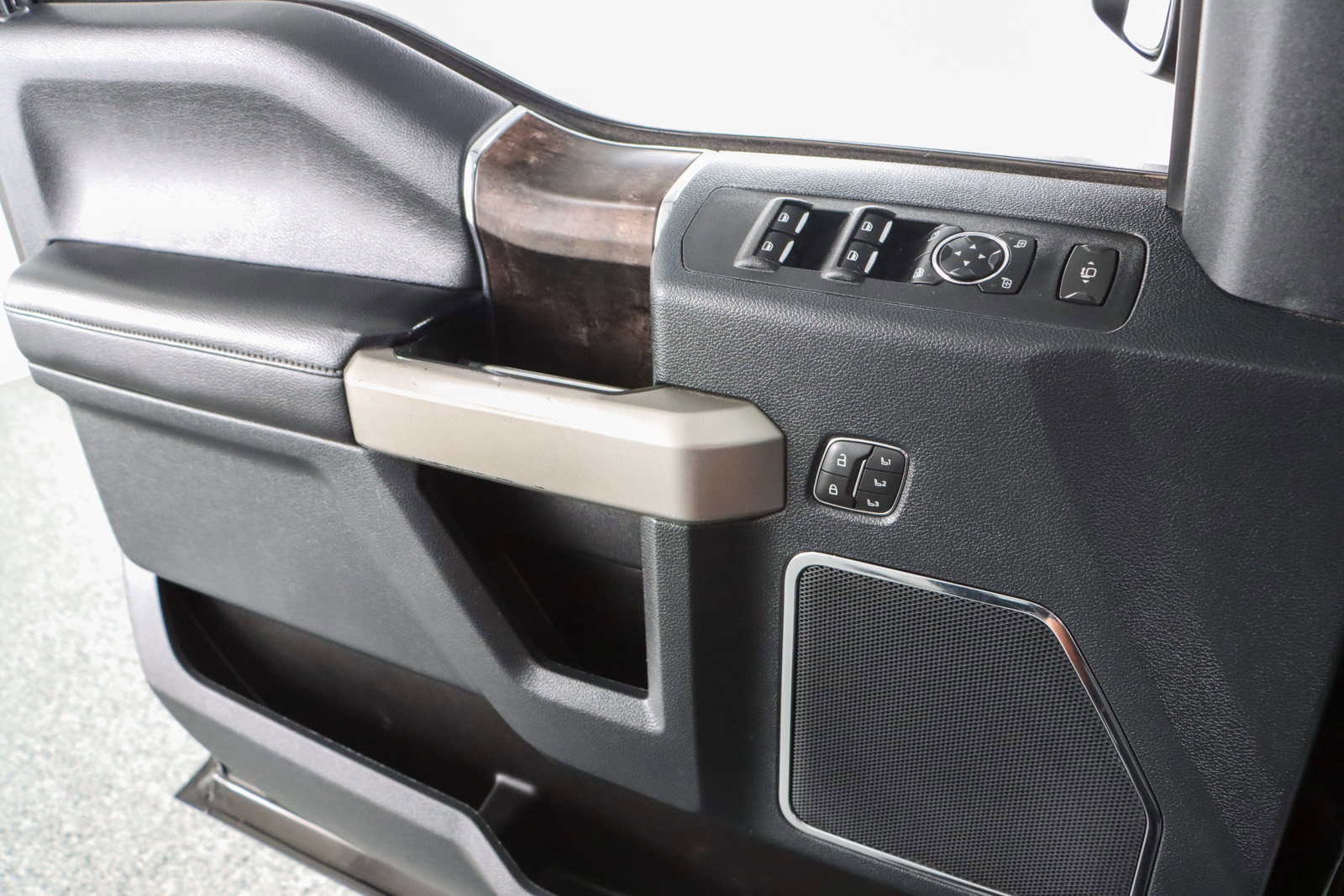 Used 2022 Ford F250 Lariat w/ Lariat Value Package image 23