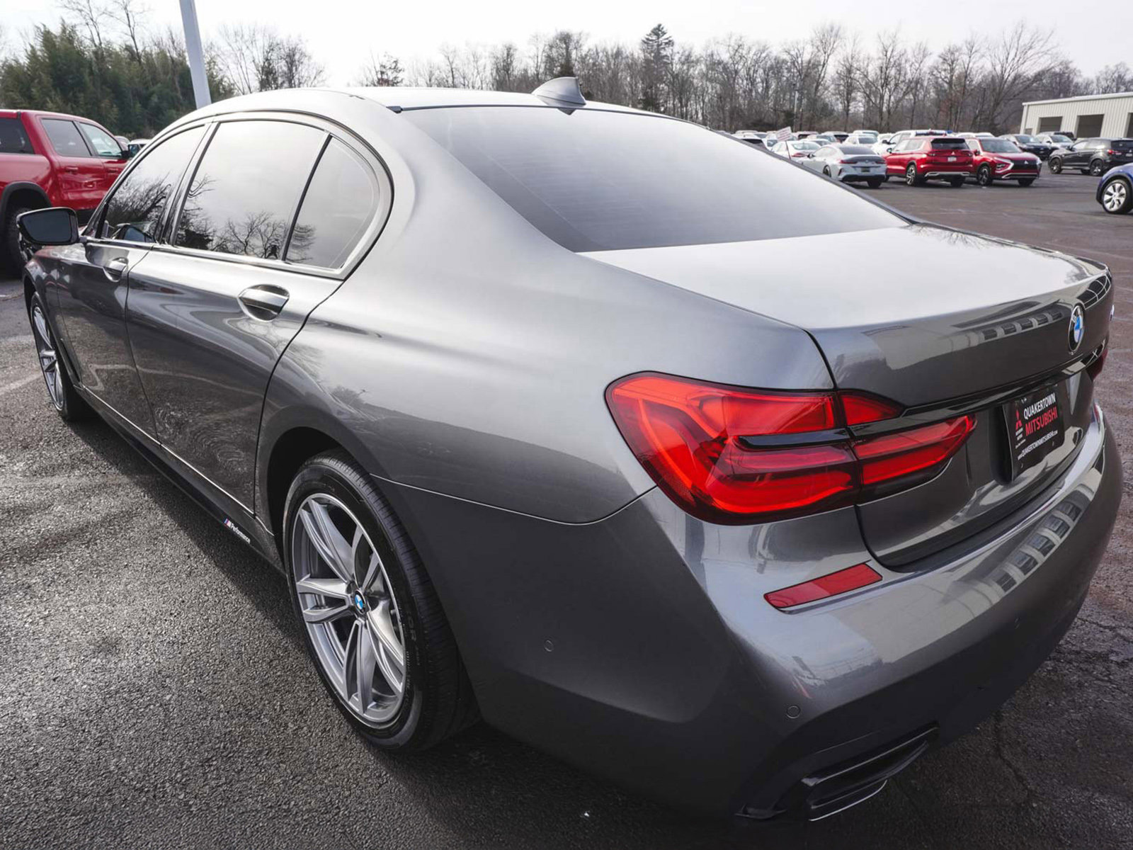 Used 2017 BMW 740i image 7