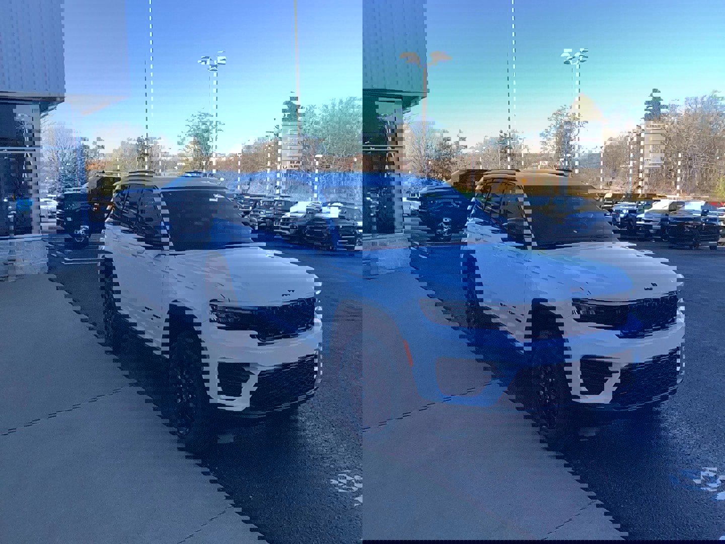 New 2025 Jeep Grand Cherokee Altitude image 3