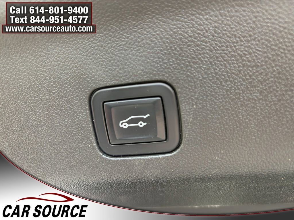 Used 2023 Chevrolet Suburban Premier AWD/4WD image 8
