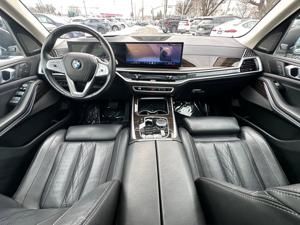 Used 2025 BMW X7 xDrive40i image 27