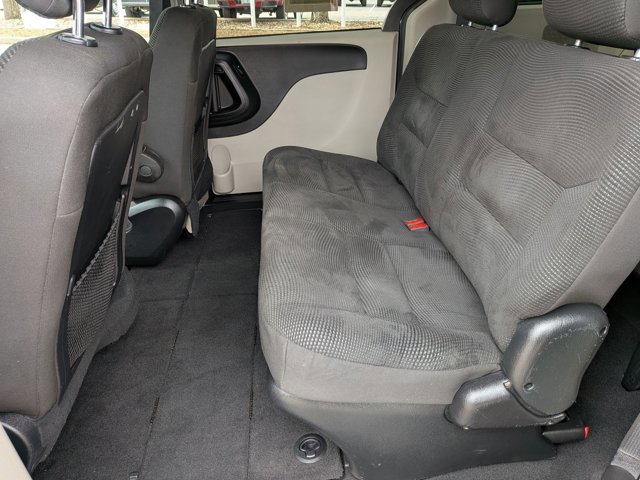 Used 2020 Dodge Grand Caravan SE w/ UConnect Hands-Free Group image 17