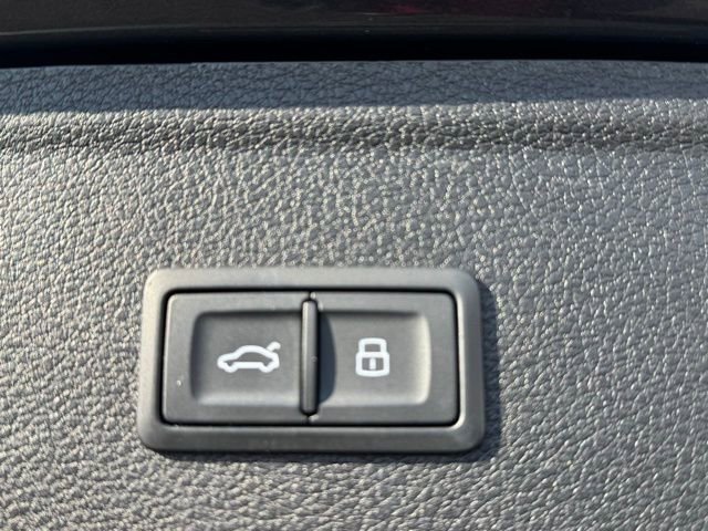 Used 2023 Audi Q5 2.0T Premium Plus w/ Premium Plus Package image 9