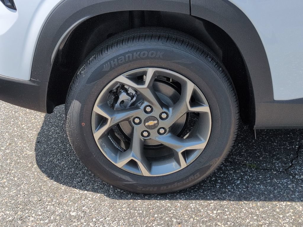 New 2026 Chevrolet Trax LT w/ Sunroof Package FWD image 28