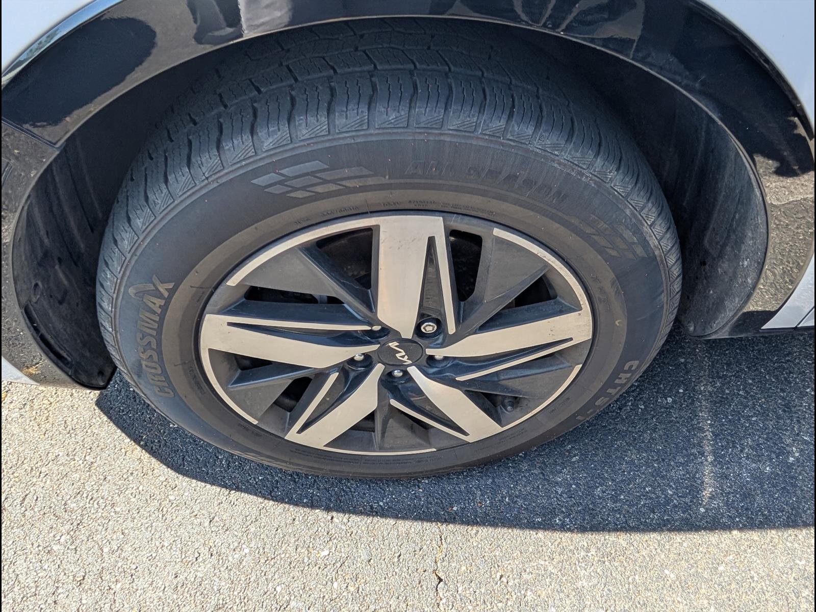 Used 2022 Kia Sorento S w/ Panoramic Sunroof Package image 8