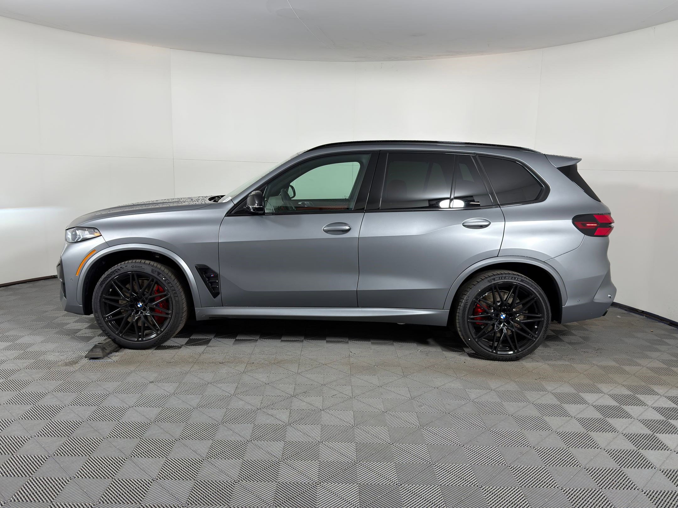 New 2026 BMW X5 M Competition w/ Executive Package image 2