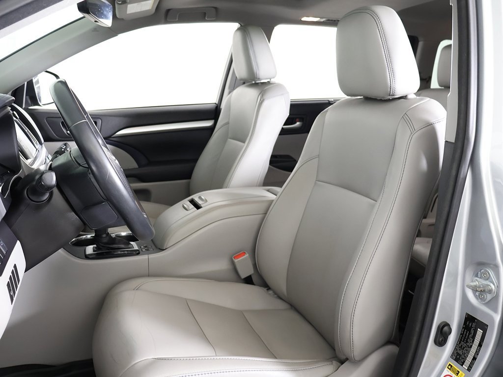 Used 2017 Toyota Highlander XLE image 33