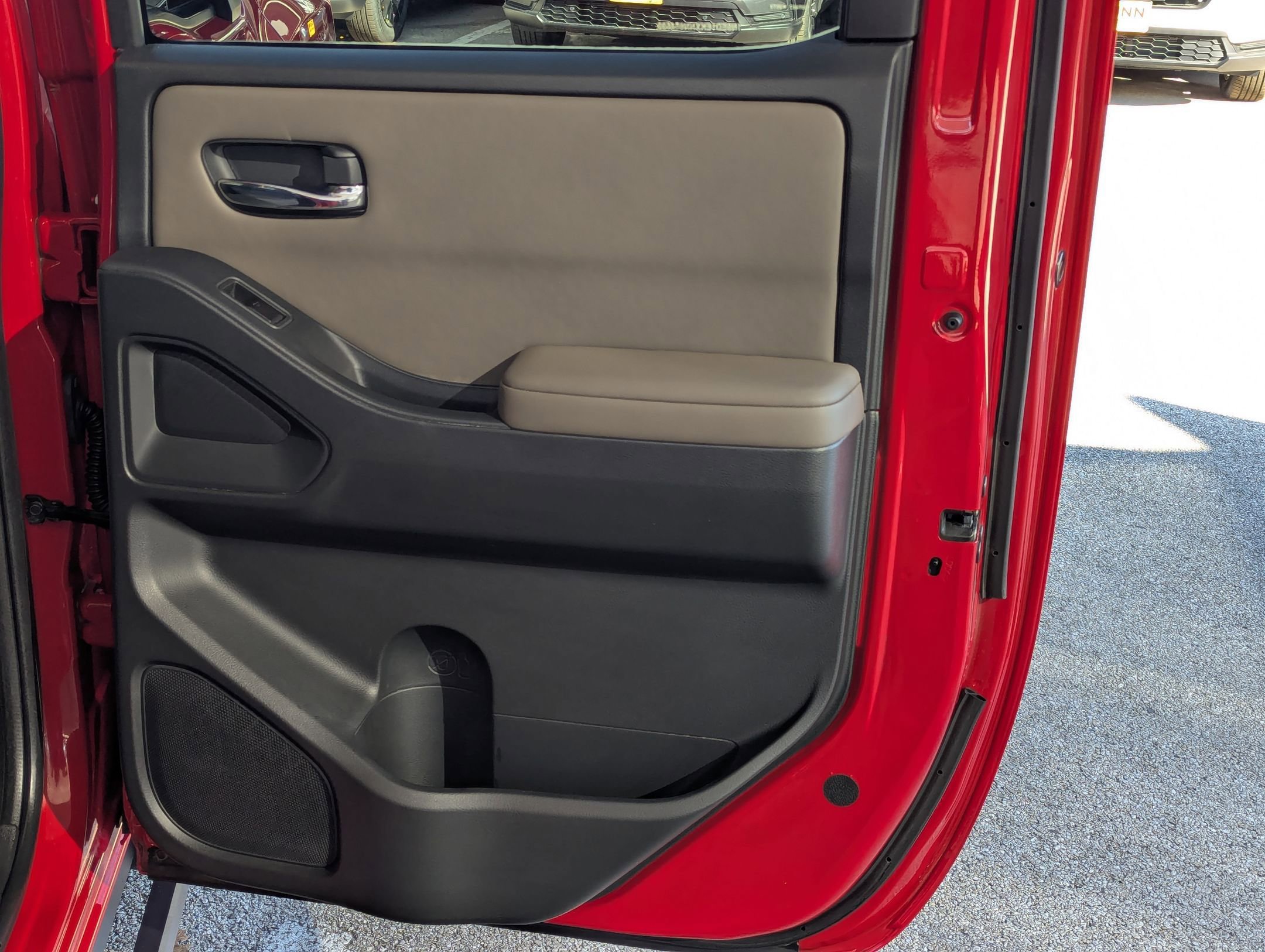 Used 2022 Nissan Frontier SV w/ Technology Package image 26