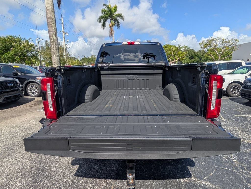 Used 2025 Ford F250 Lariat w/ Black Appearance Package AWD/4WD image 15
