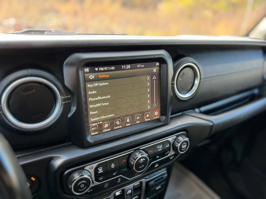 Used 2022 Jeep Gladiator Overland w/ Popular Equipment Package image 24