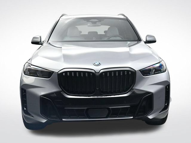 New 2026 BMW X5 xDrive50e w/ M Sport Package AWD/4WD image 11
