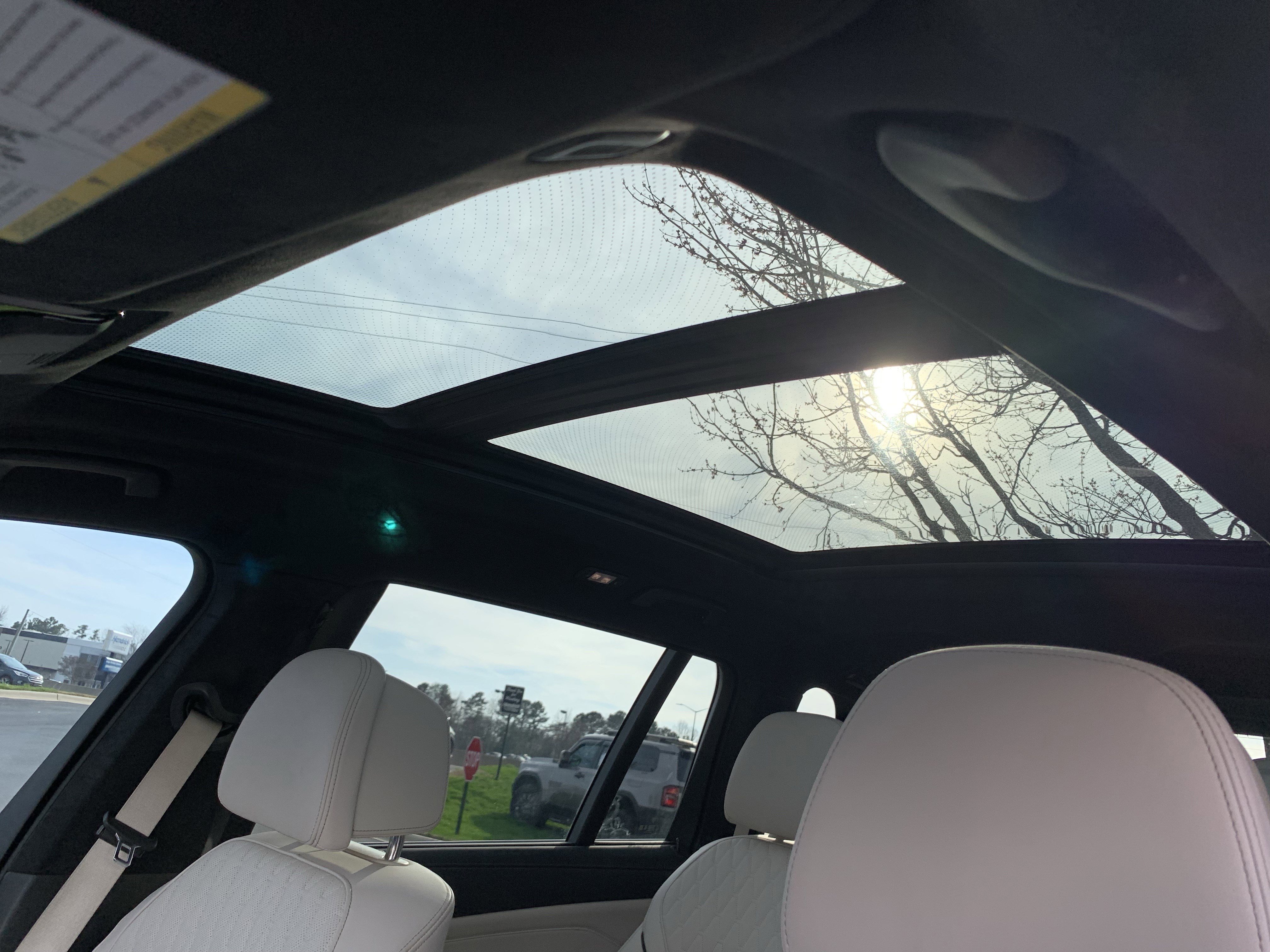 Used 2023 BMW X7 M60i w/ Executive Package image 28