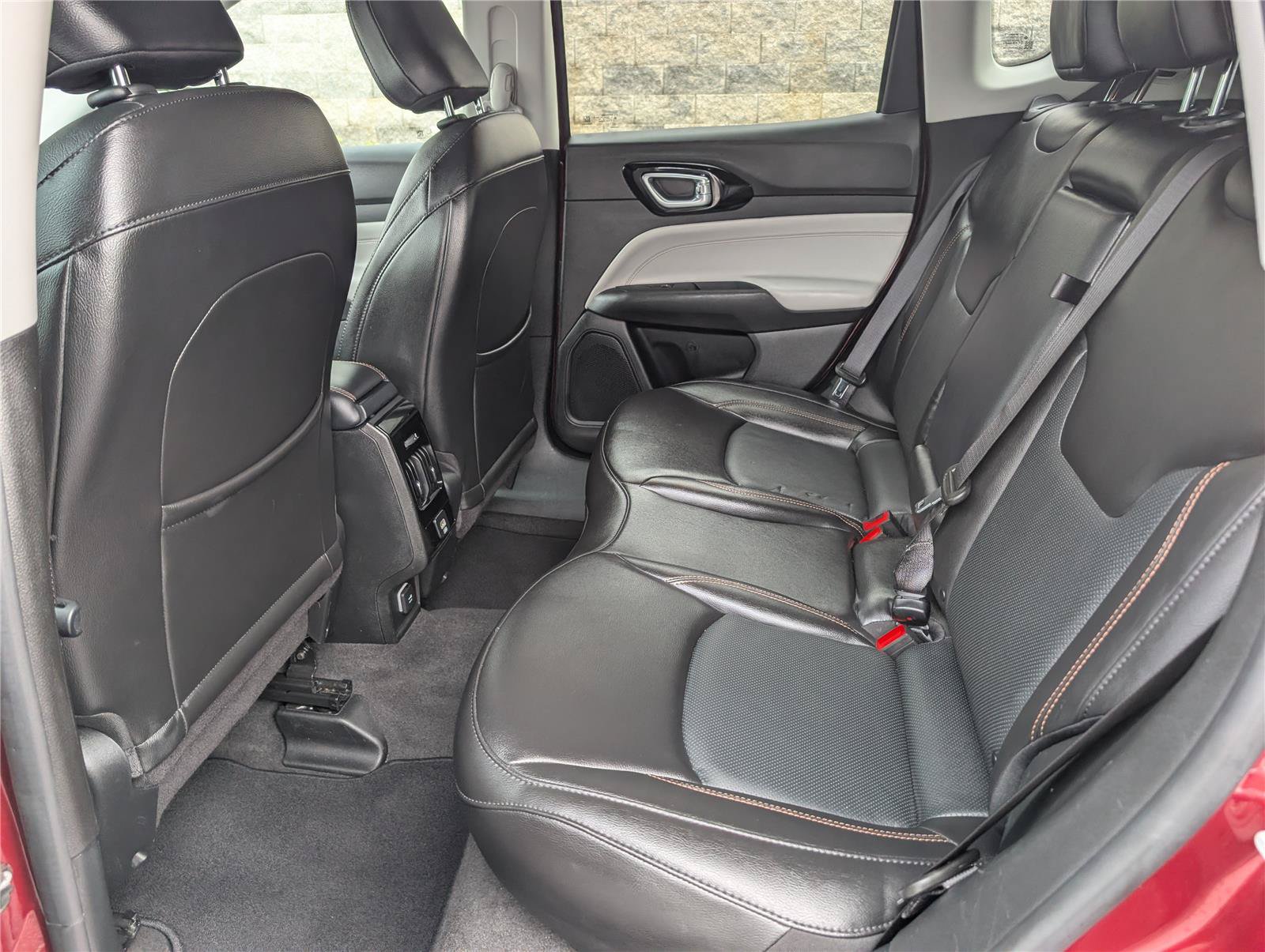 Used 2022 Jeep Compass Limited AWD/4WD image 14
