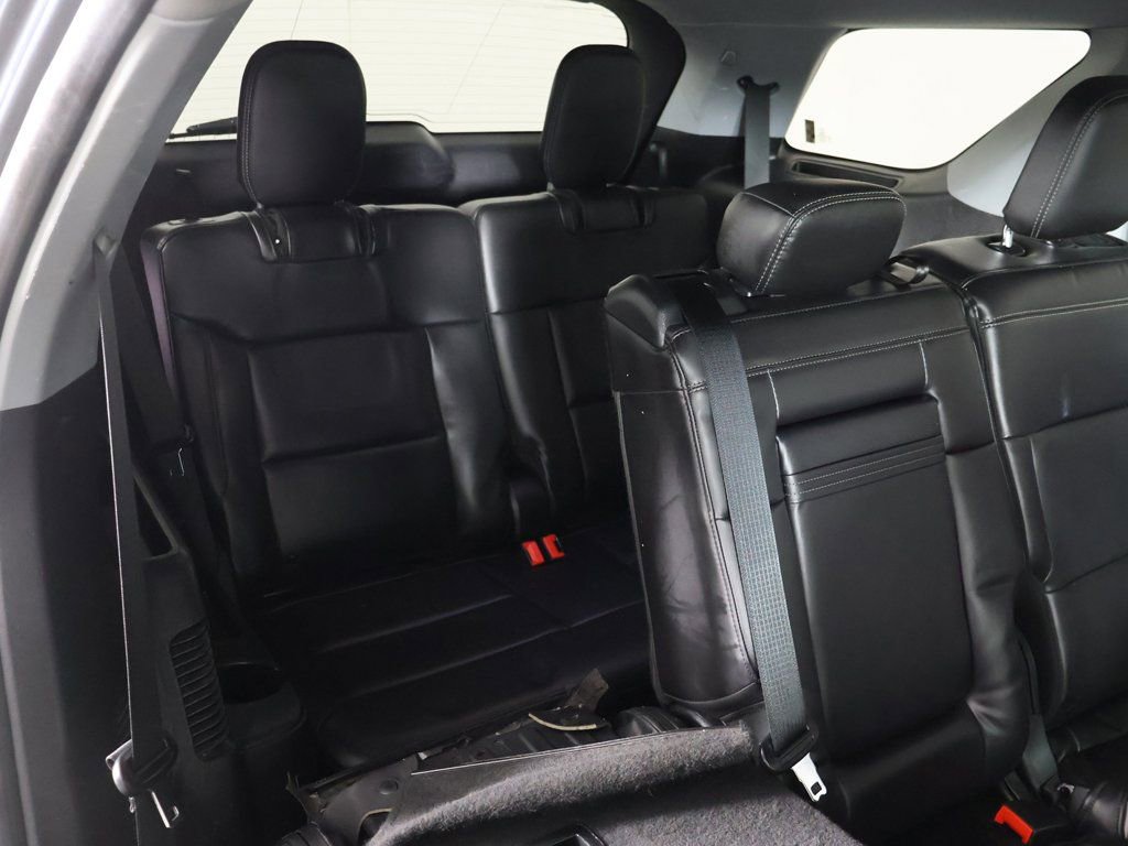 Used 2022 Ford Explorer XLT w/ Equipment Group 202A AWD/4WD image 33