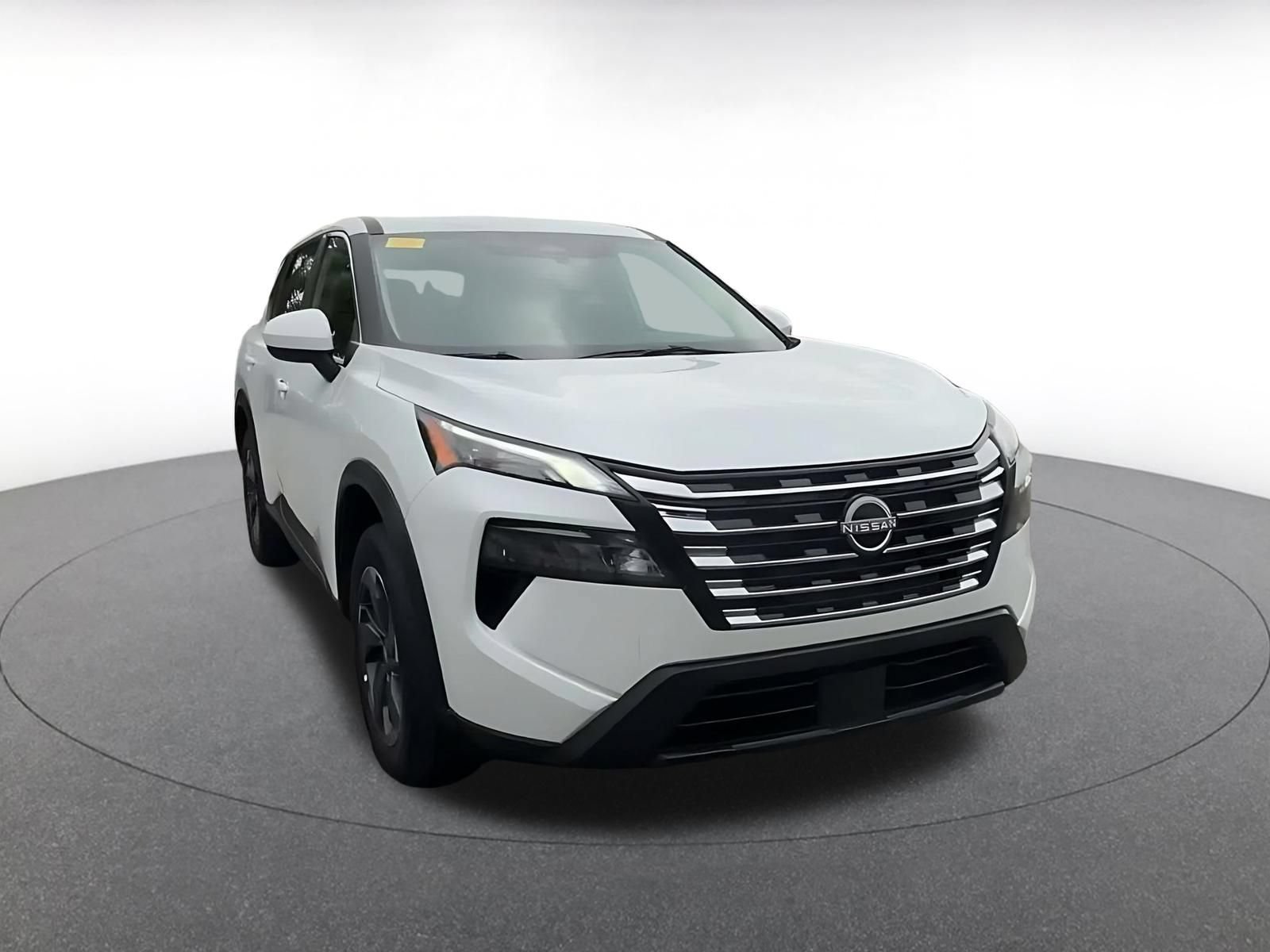 Used 2025 Nissan Rogue SV FWD image 3