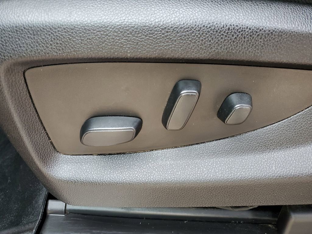 Used 2018 Chevrolet Silverado 1500 LT w/ All Star Edition image 16