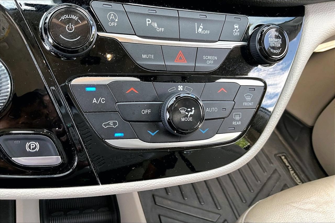 Certified 2021 Chrysler Pacifica Touring-L FWD image 16