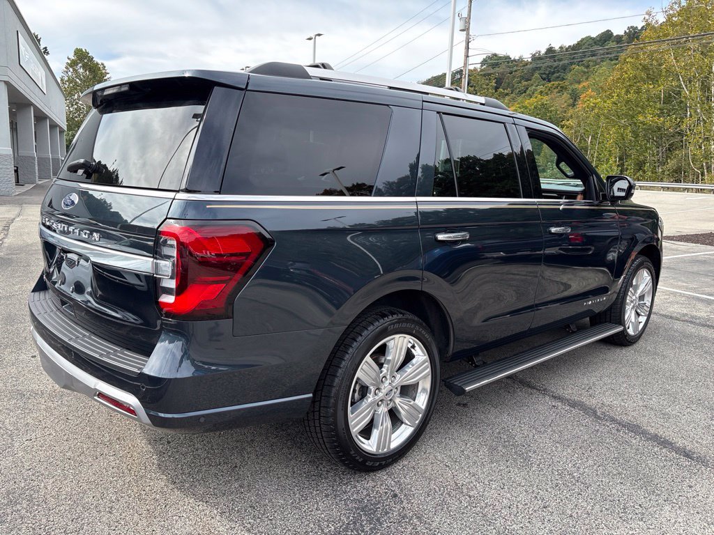 Used 2024 Ford Expedition Platinum AWD/4WD image 5