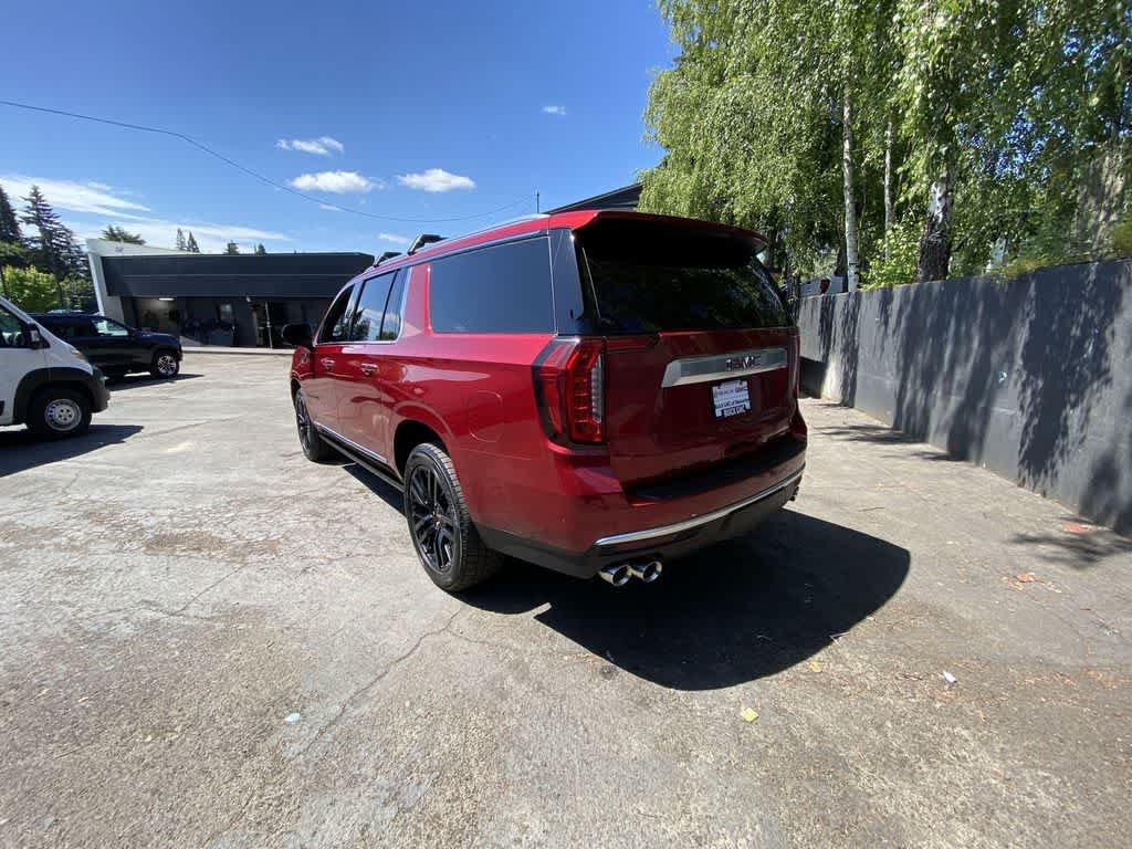 Used 2024 GMC Yukon XL Denali AWD/4WD image 4