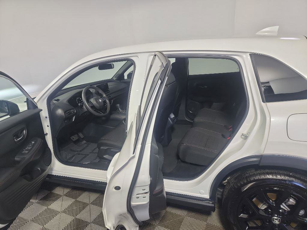 Certified 2025 Honda HR-V Sport image 16