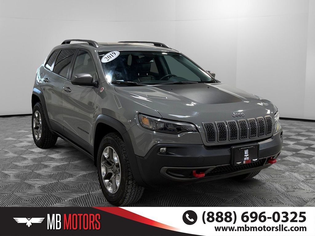 Used 2019 Jeep Cherokee Trailhawk w/ Comfort & Convenience Group image 1