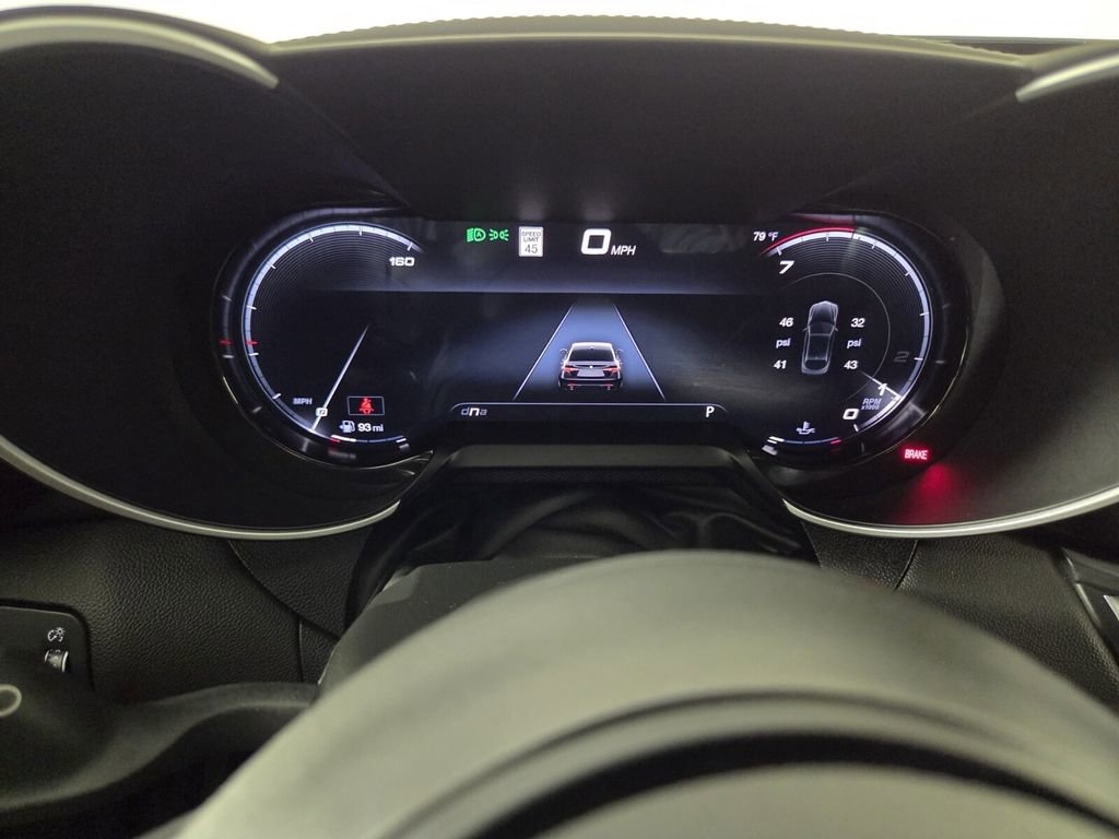 Used 2024 Alfa Romeo Giulia Veloce image 17