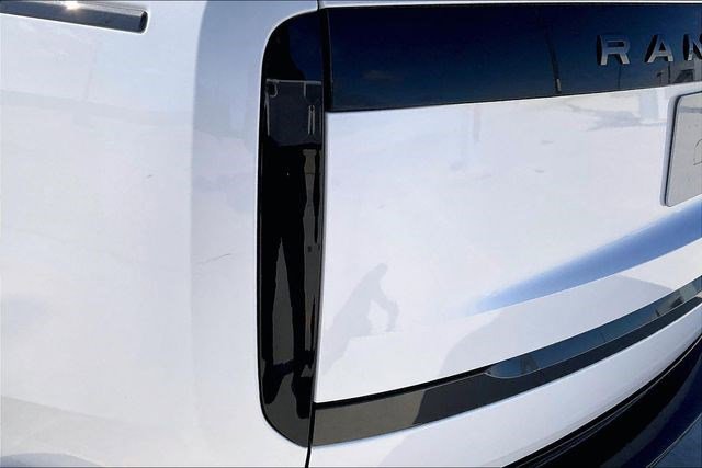 Used 2025 Land Rover Range Rover Long Wheelbase SE image 36