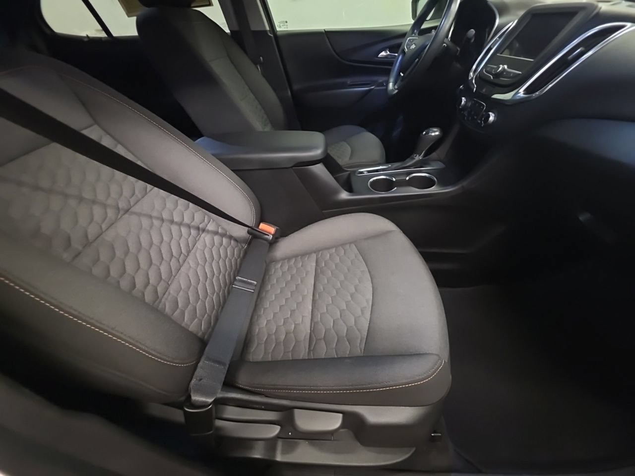 Used 2021 Chevrolet Equinox LT FWD image 19