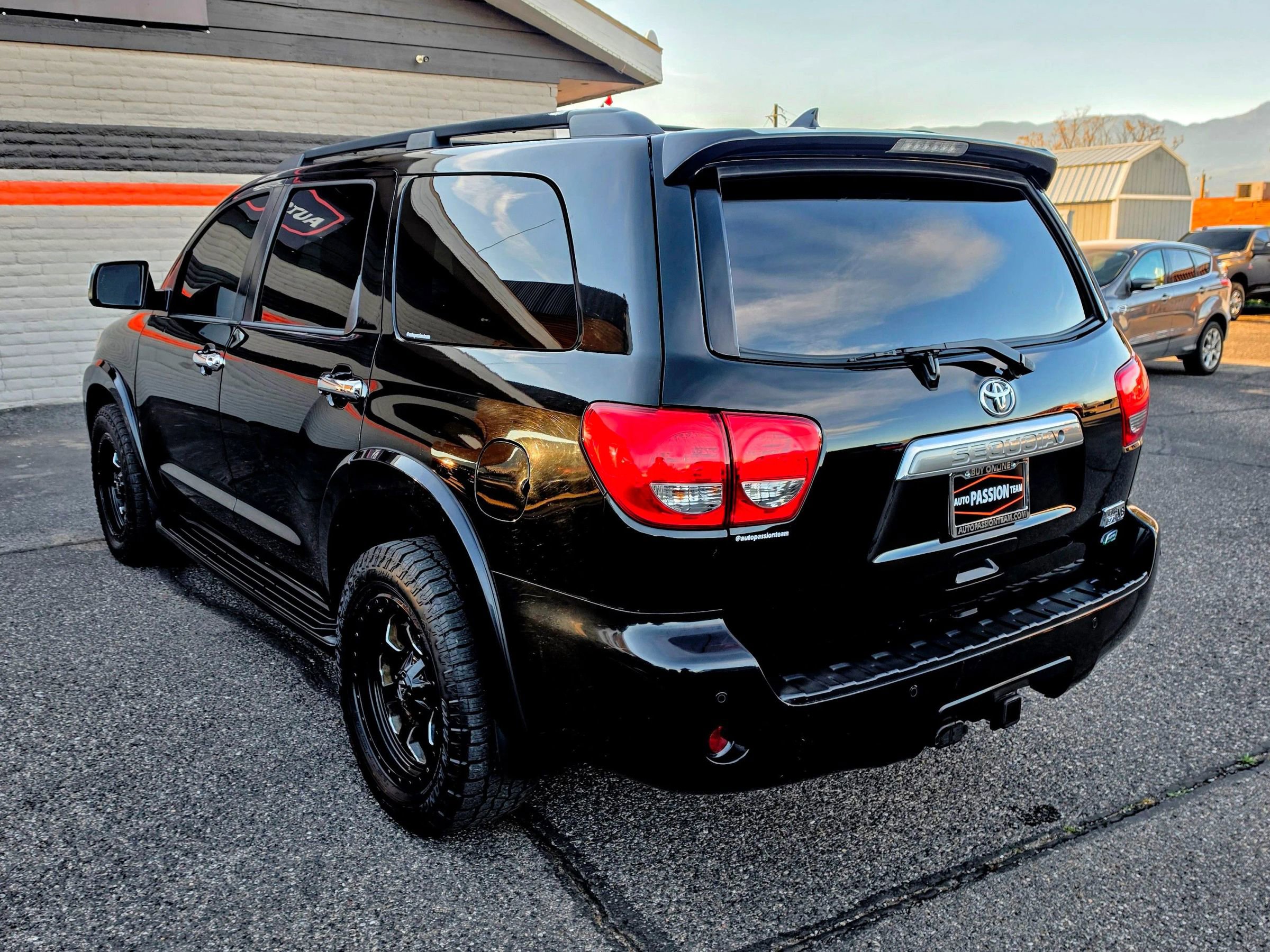 Used 2013 Toyota Sequoia Platinum image 3