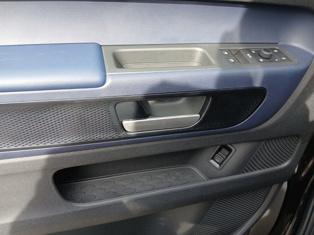 New 2025 Volkswagen ID. Buzz Pro S RWD image 11