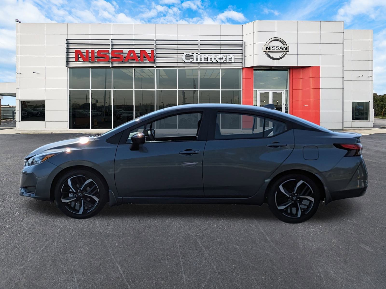 New 2025 Nissan Versa SR w/ Trunk Package FWD image 6