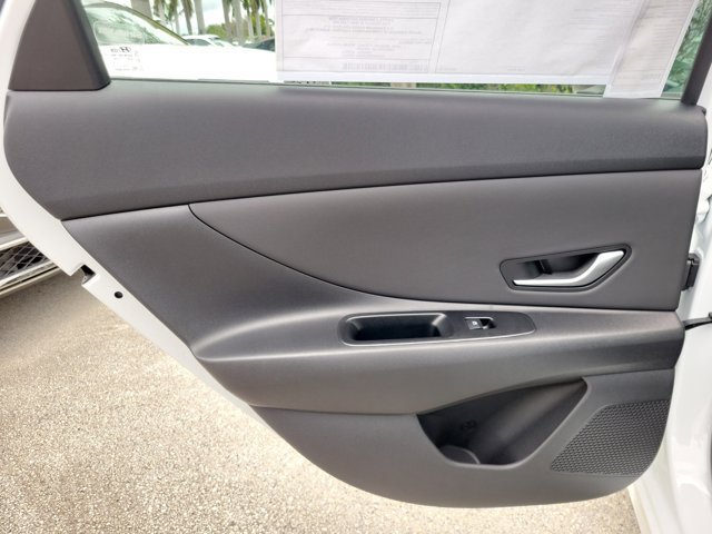 New 2026 Hyundai Elantra Limited FWD image 8