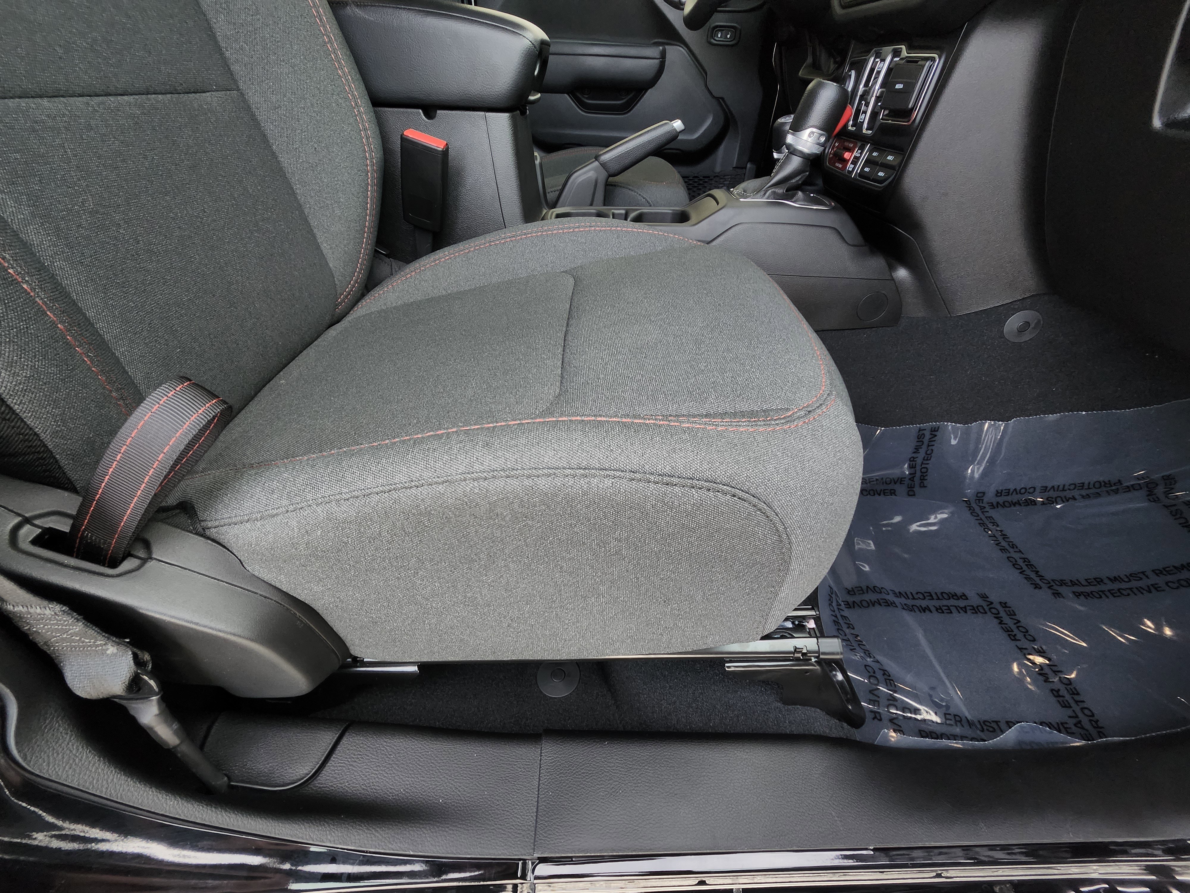 Used 2024 Jeep Wrangler Rubicon w/ Convenience Group image 24