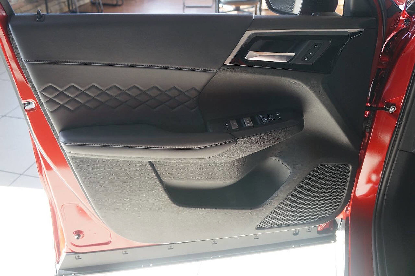 New 2025 Mitsubishi Outlander SEL Black Edition image 25