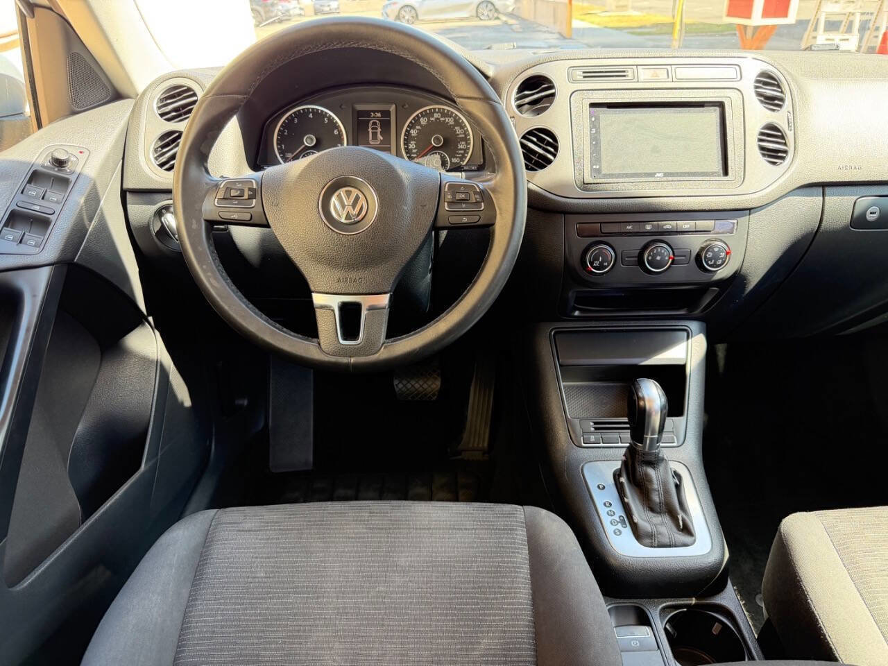 Used 2015 Volkswagen Tiguan S image 13