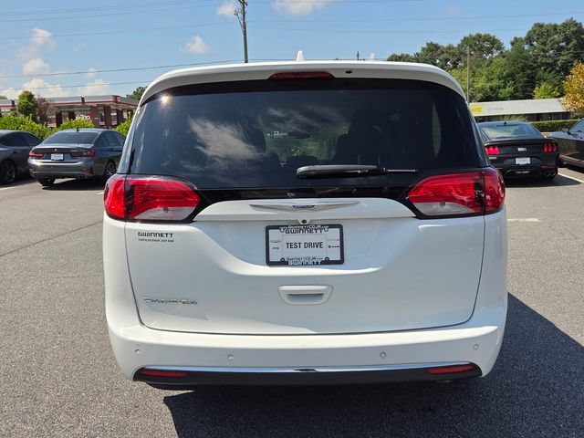 Used 2019 Chrysler Pacifica Touring Plus w/ Advanced Safetytec Group FWD image 7