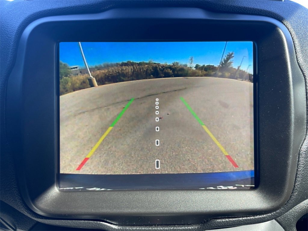 Used 2021 Jeep Renegade Latitude image 4