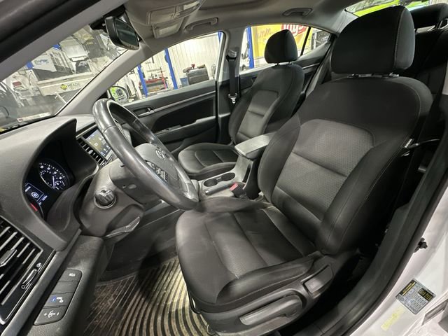 Used 2018 Hyundai Elantra Value Edition FWD image 17