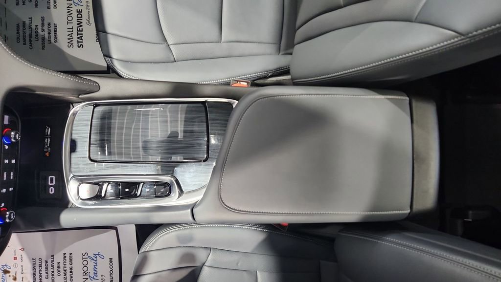 Used 2024 Buick Enclave Essence w/ Experience Buick Package image 25