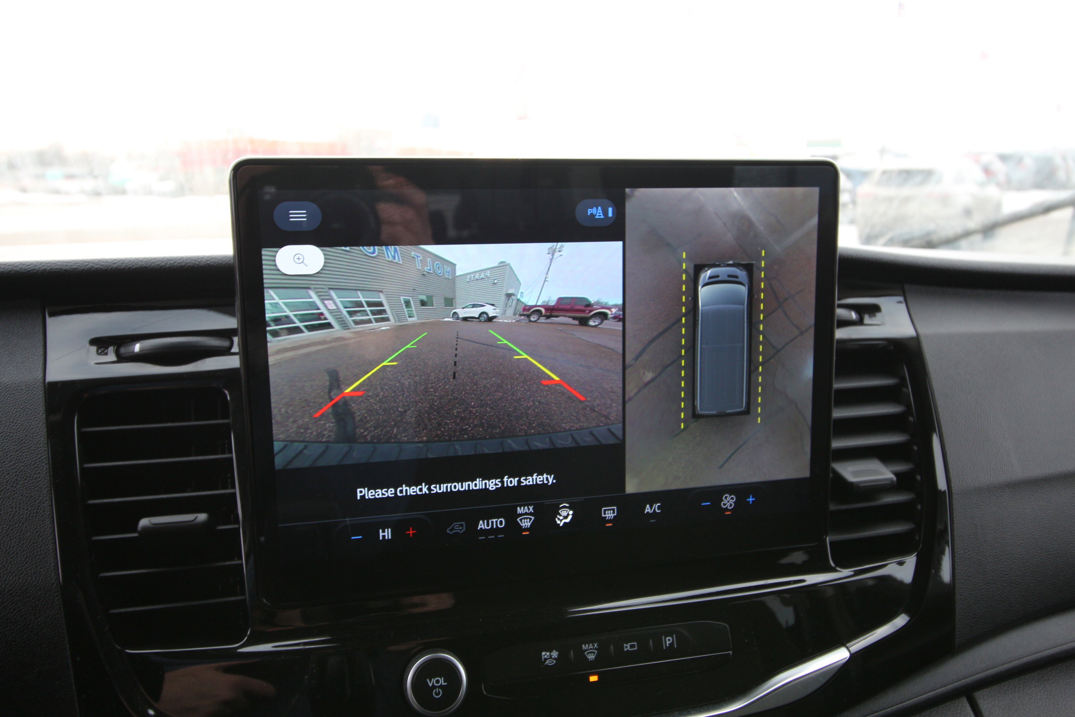 Used 2023 Ford Transit 350 XLT image 35