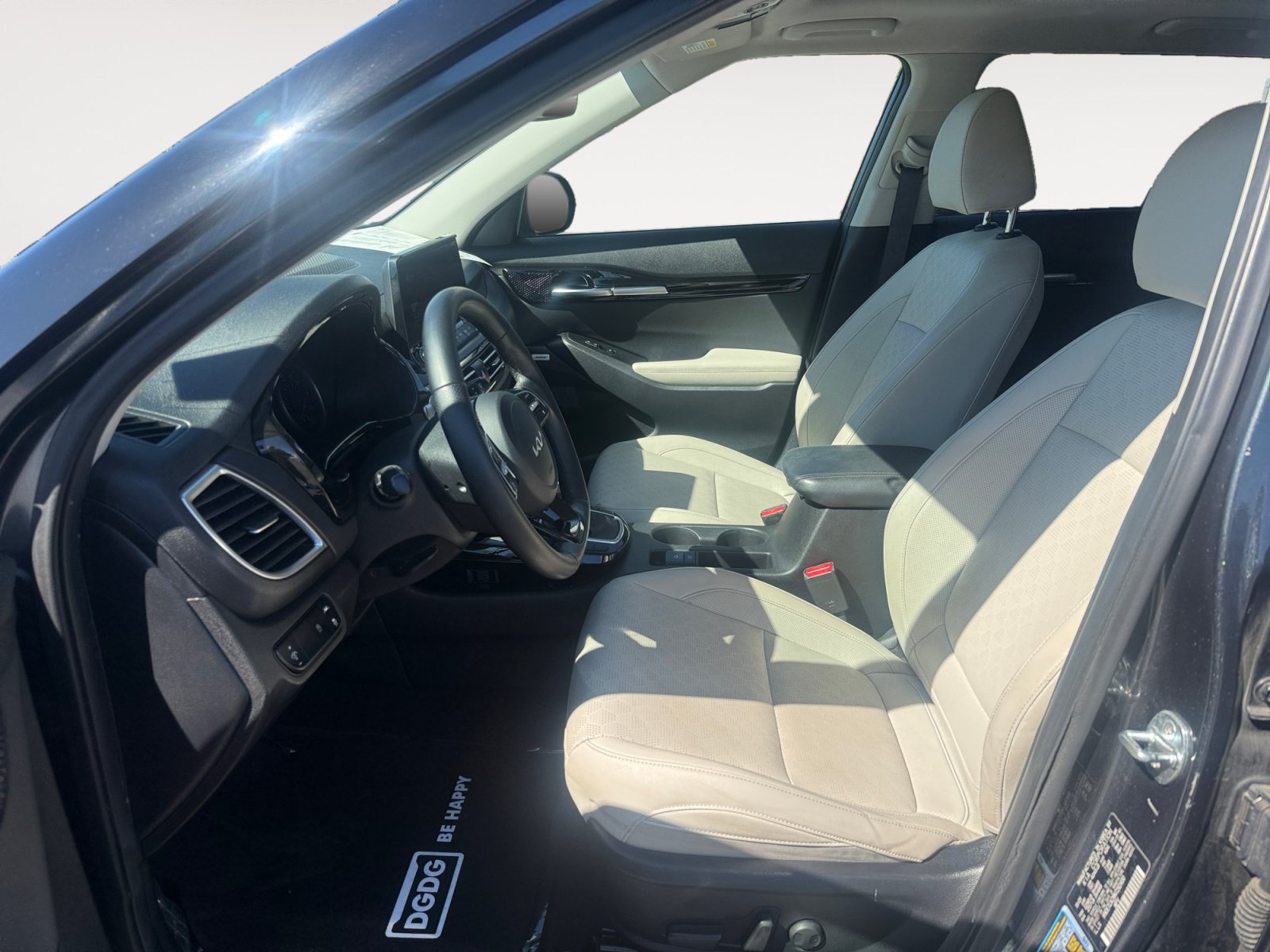 Used 2022 Kia Seltos SX w/ Sunroof Package AWD/4WD image 10